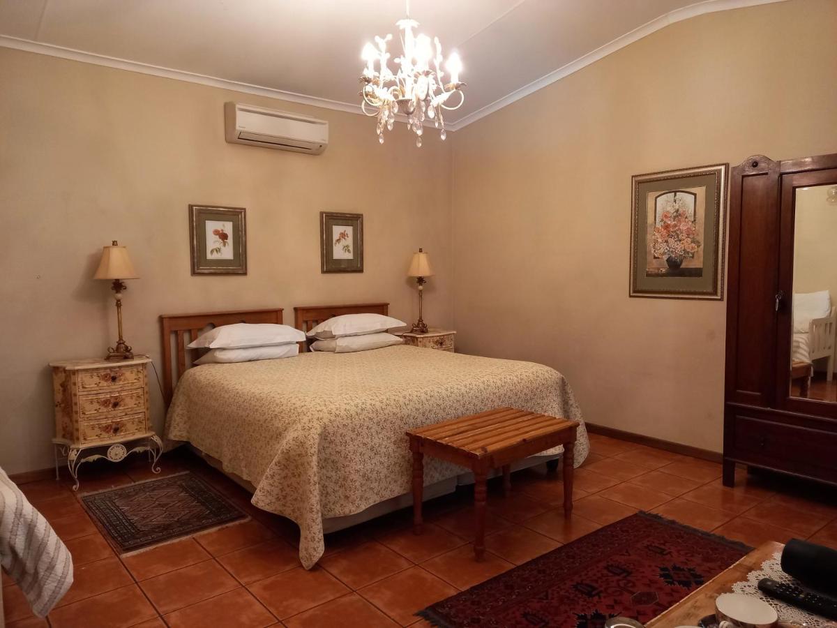 Avondrust Guest House Graaff Reinet Exterior photo